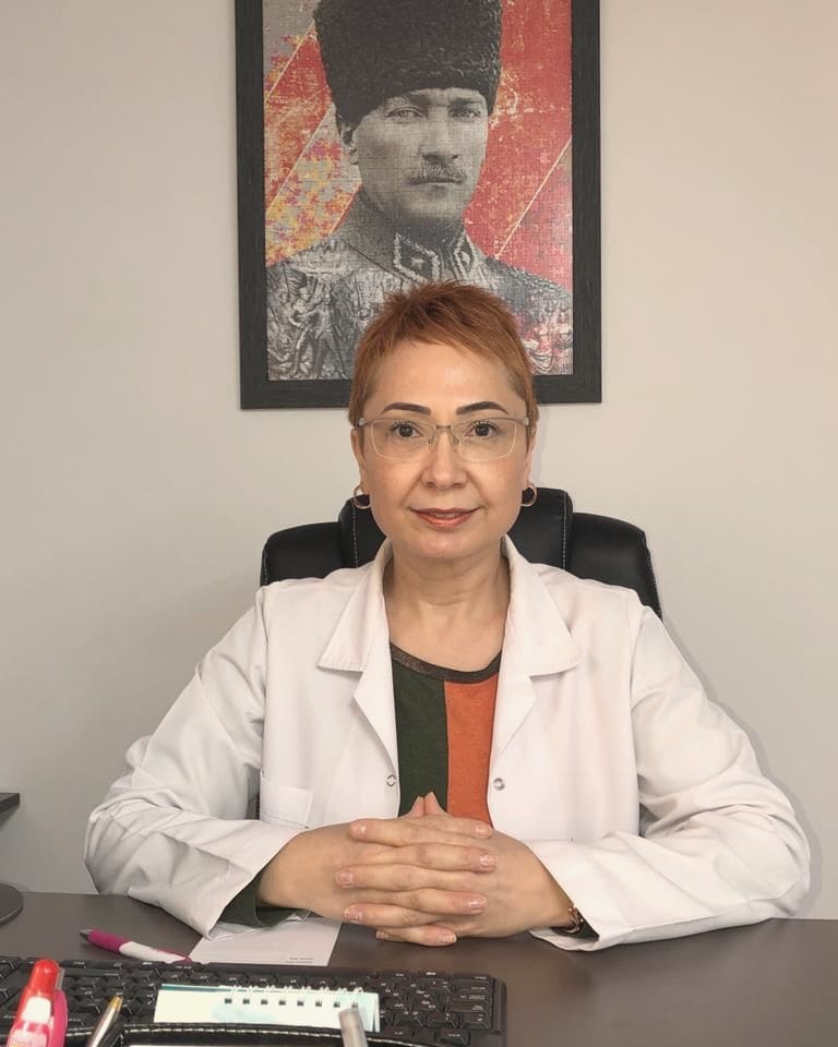Diş Hekimi Ayşegül Sivrikaya’nın portresi